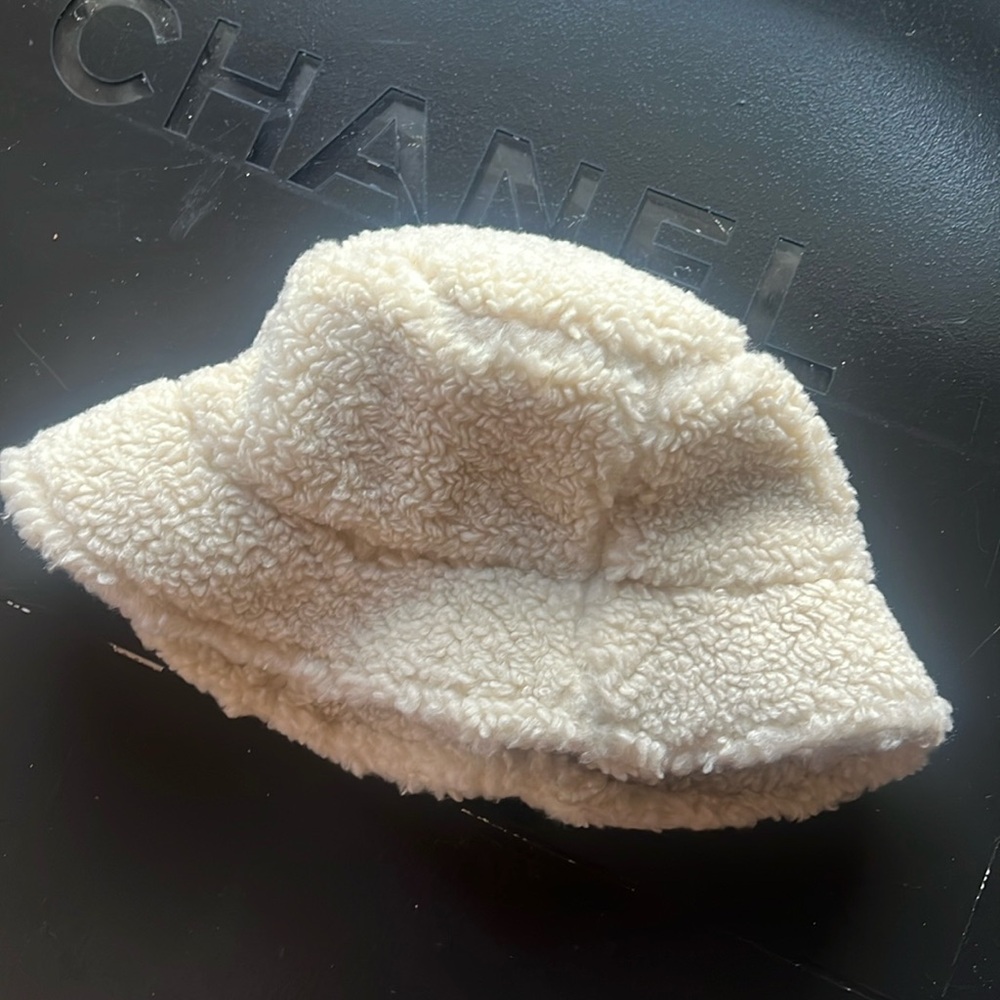 Ivory Sherpa Bucket Hat by Aerie Offline